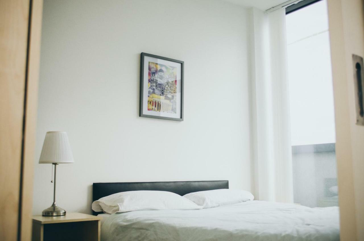 Serviced Apartment In Liverpool City Centre - Free Parking - Balcony - By Happy Days Экстерьер фото